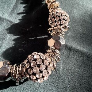 Zi collection. Silver chunky necklace with earrings.